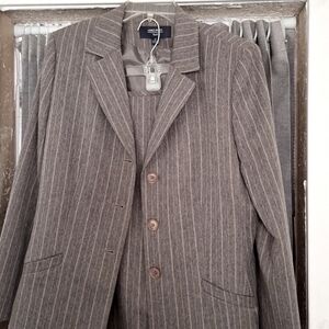 Ladies skirt suit